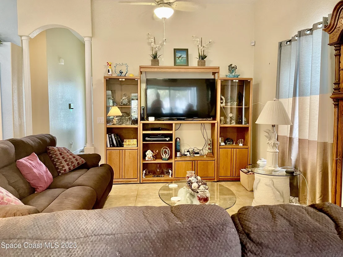 Photo of 471 Carley Lane