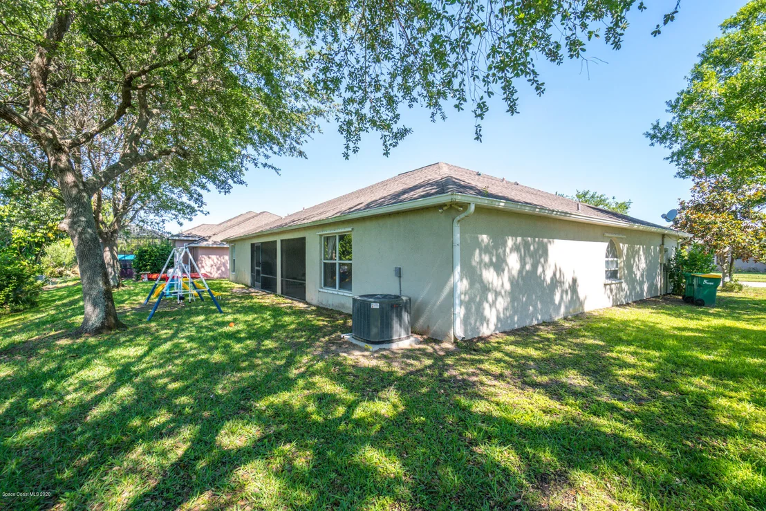 Photo of 4658 Alamanda Drive
