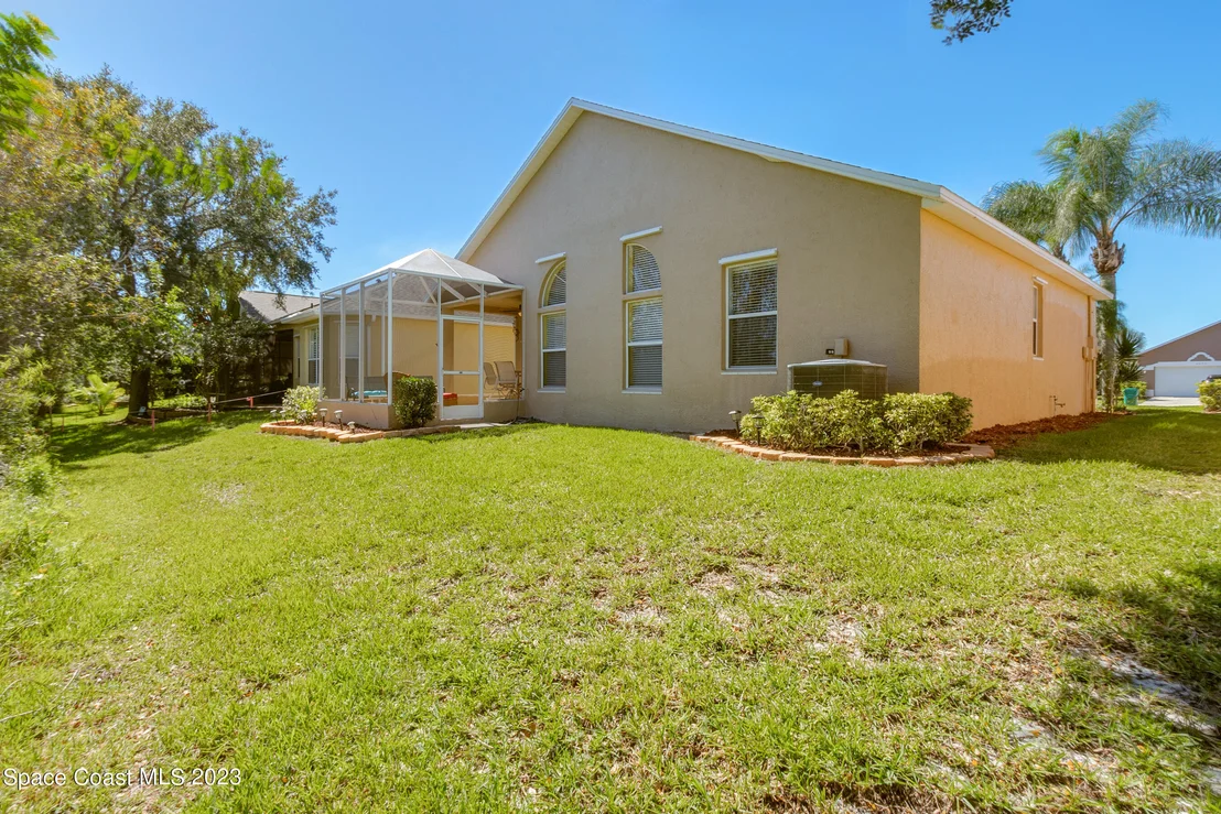 Photo of 4481 Portage Trail