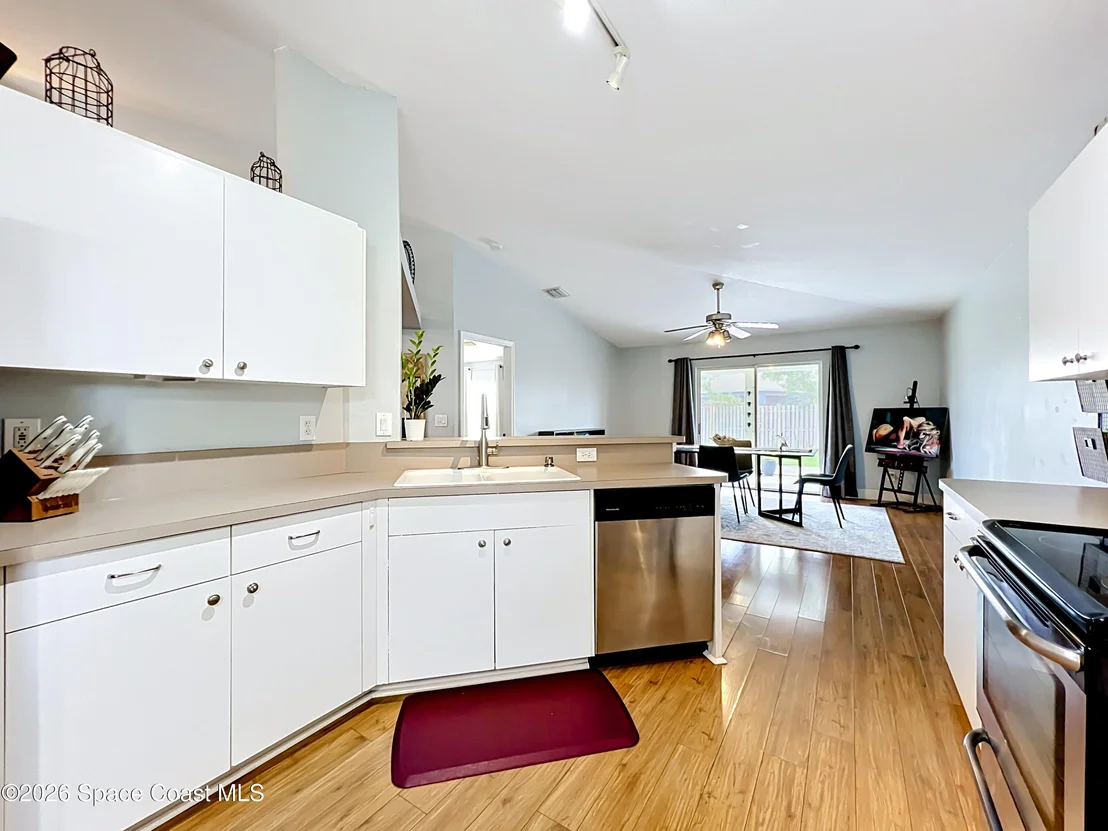 Photo of 2085 Bayhill Drive