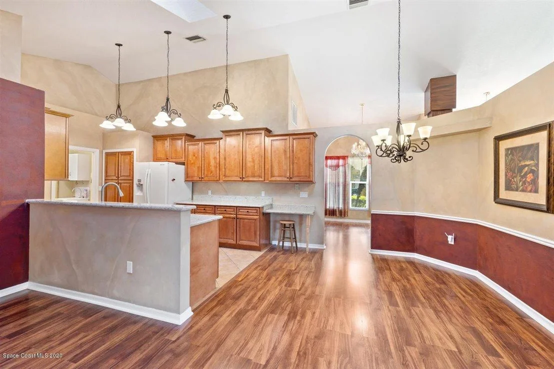 Photo of 984 Pelican Lane