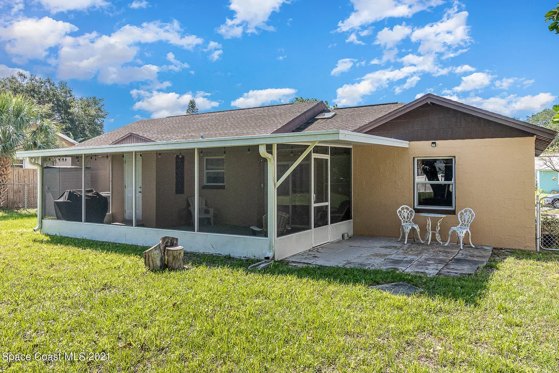 Photo of 570 Loveridge Drive