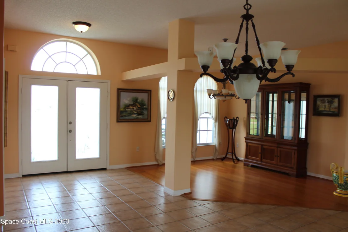 Photo of 899 Cumberland Place
