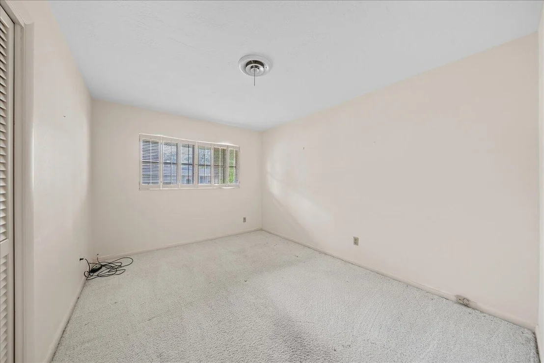 Photo of 550 Seabreeze Drive