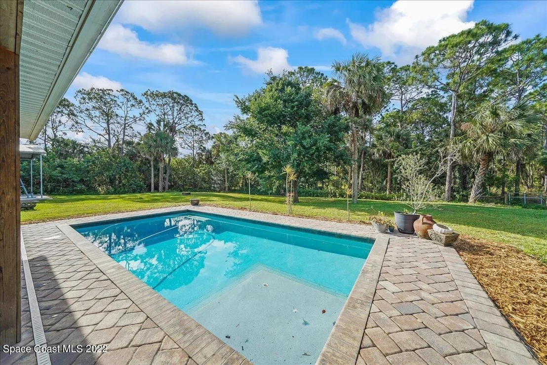 Photo of 3385 Grant Road