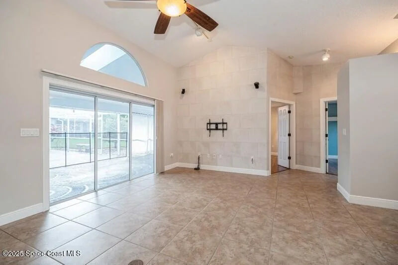 Photo of 586 Deerfield Drive