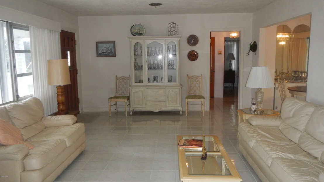 Photo of 860 Indian River Drive