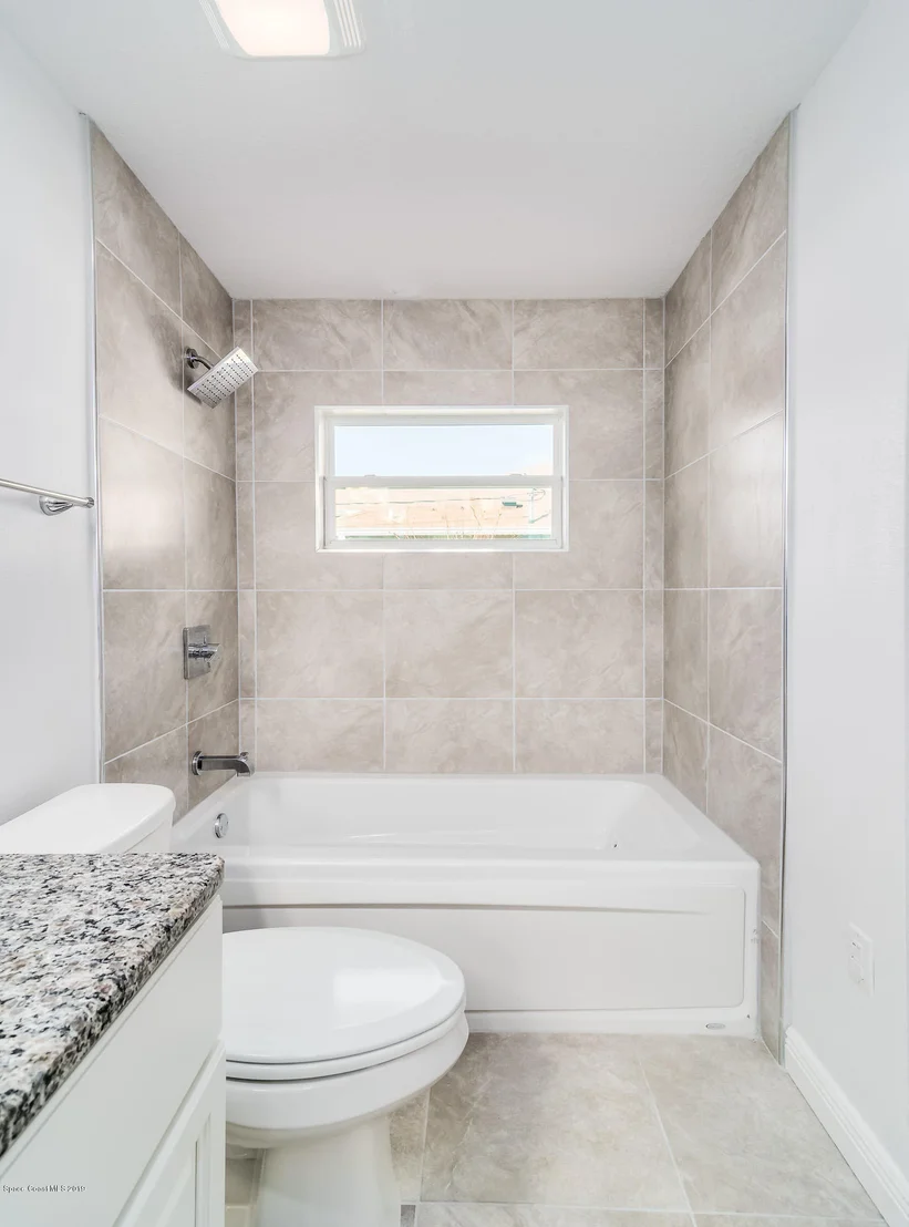 Photo of 7423 Carillon Avenue