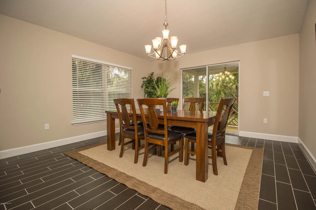 Photo of 831 Mandarin Drive Drive NE