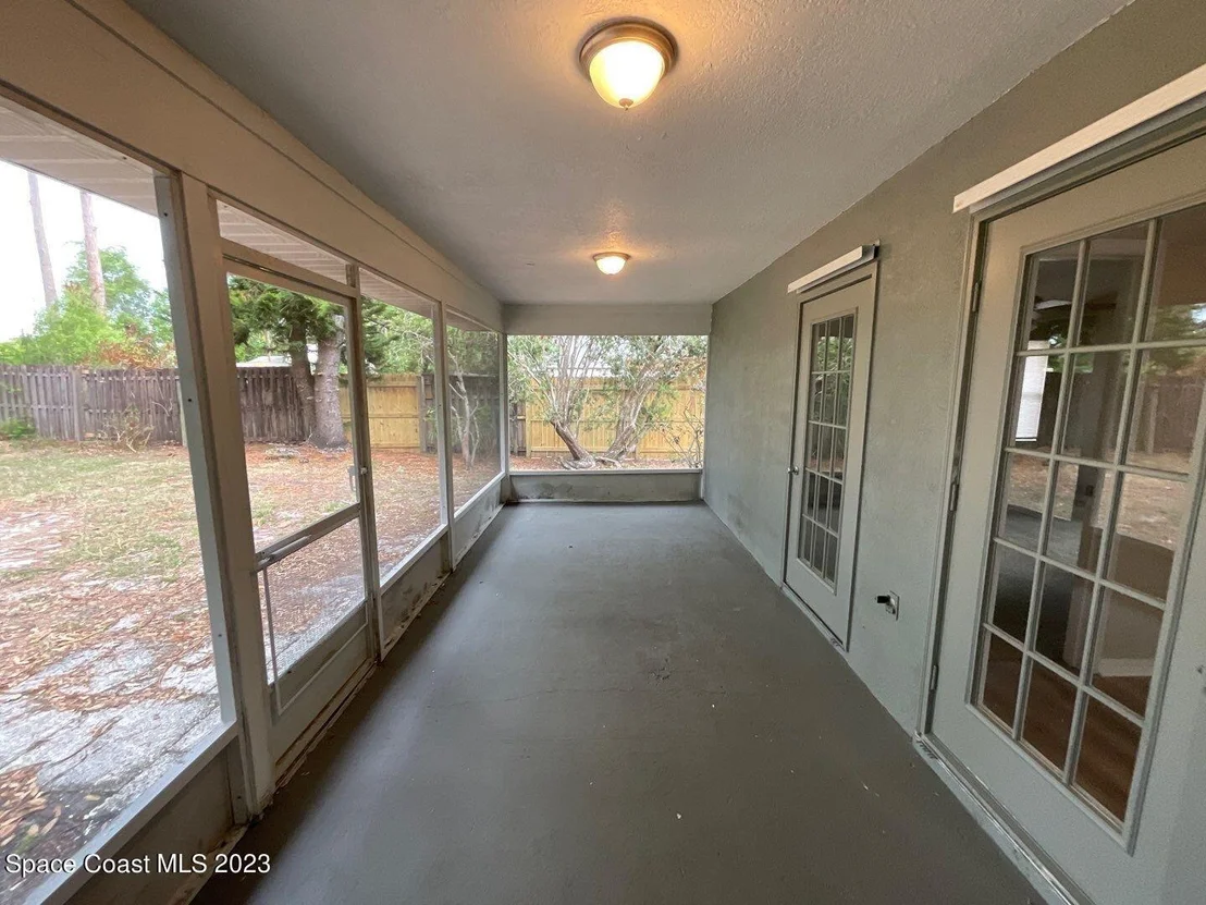 Photo of 6420 Golfview Avenue