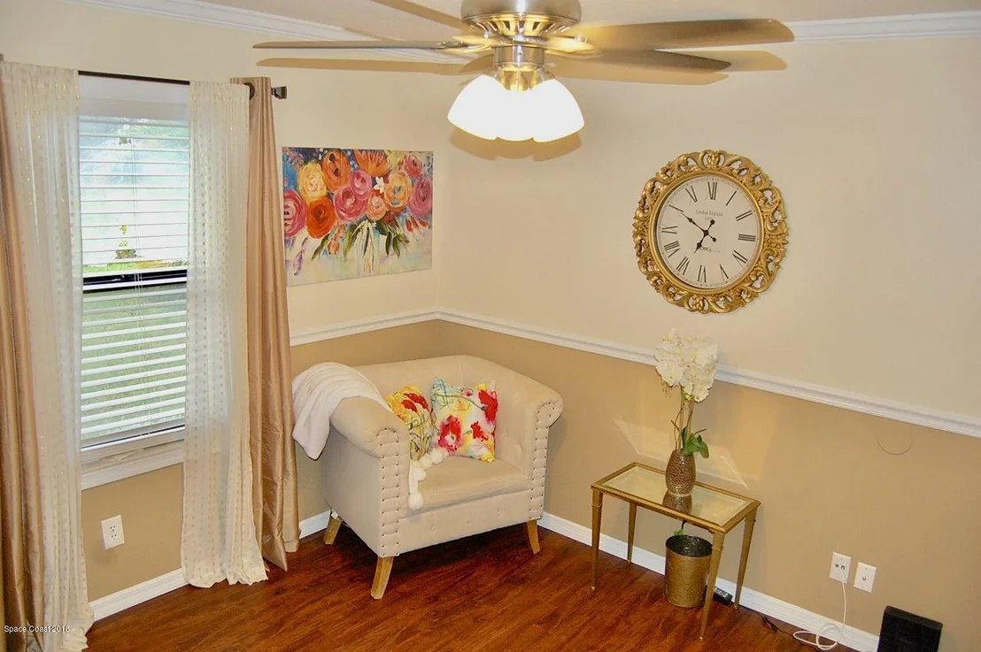Photo of 1691 Adview Road SE