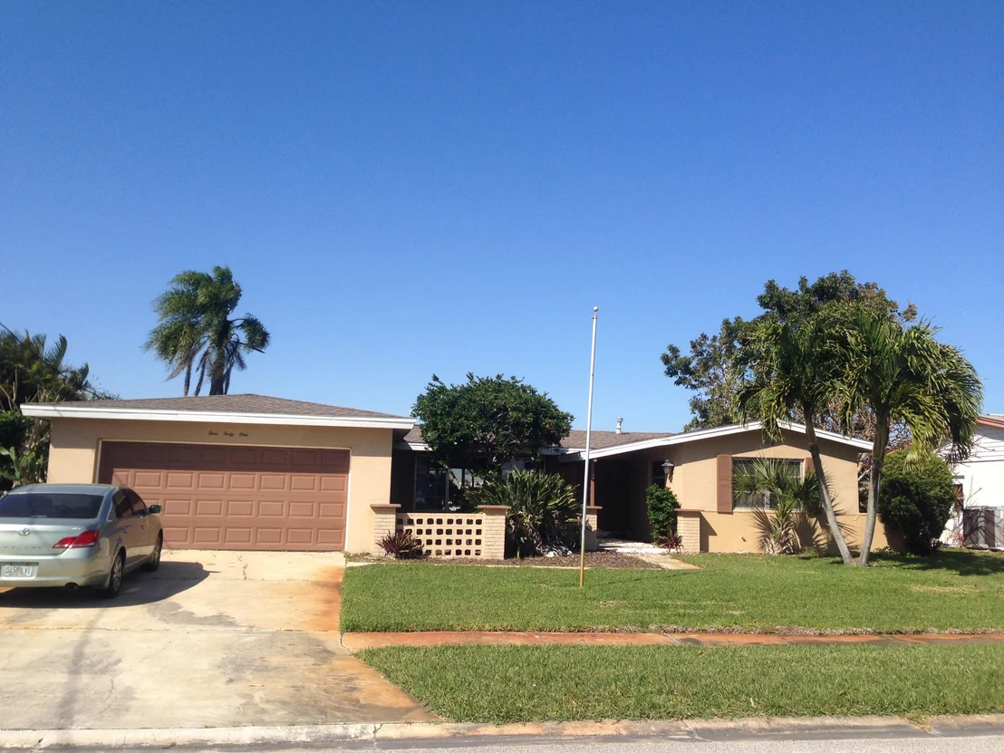 Photo of 441 Cardinal Drive
