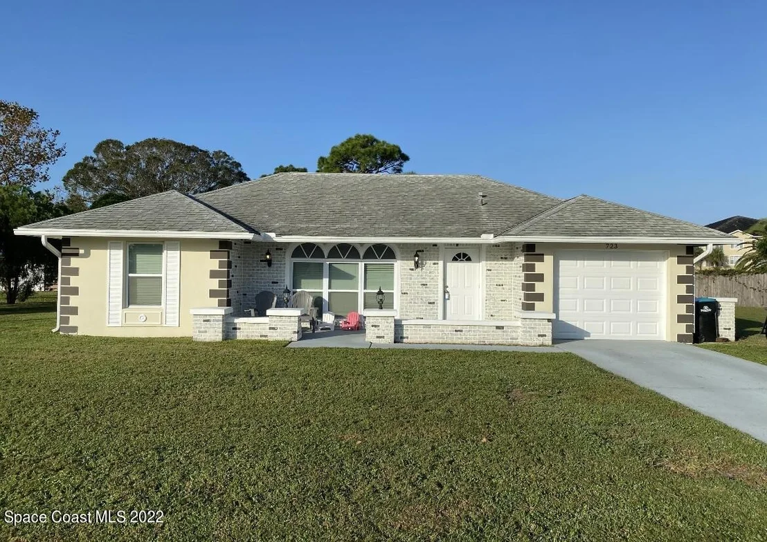 Photo of 723 Apollo Circle NE