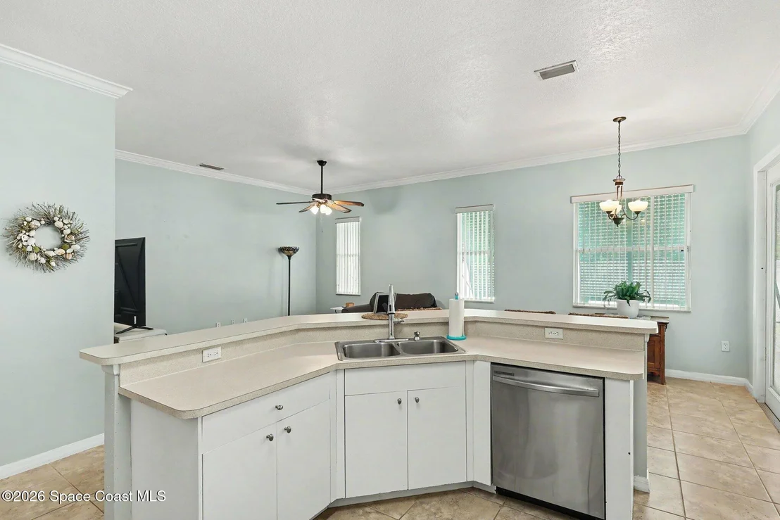 Photo of 6890 Caliph Avenue