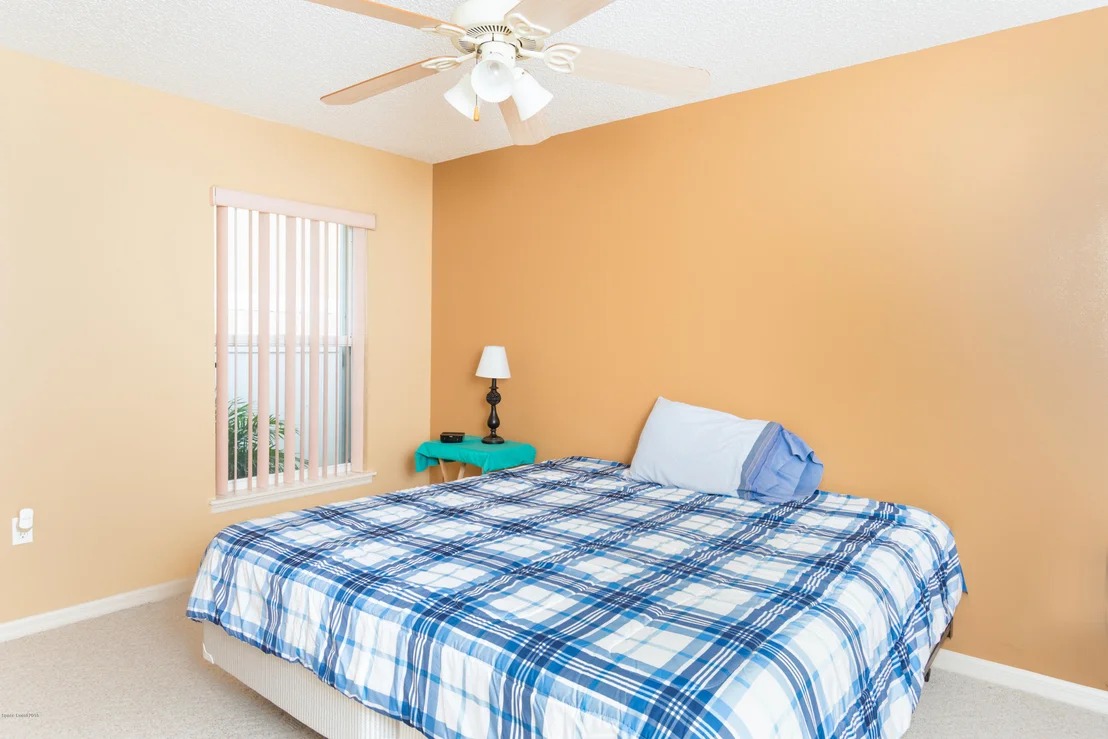 Photo of 1282 White Oak Circle