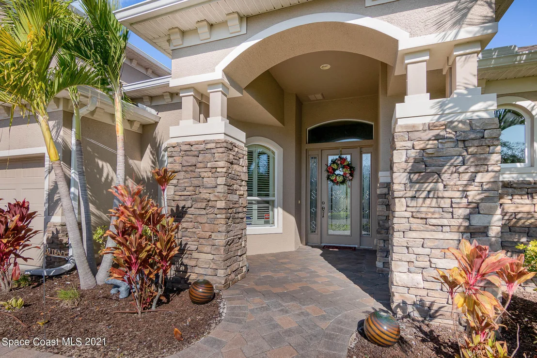 Photo of 2015 Botanica Circle