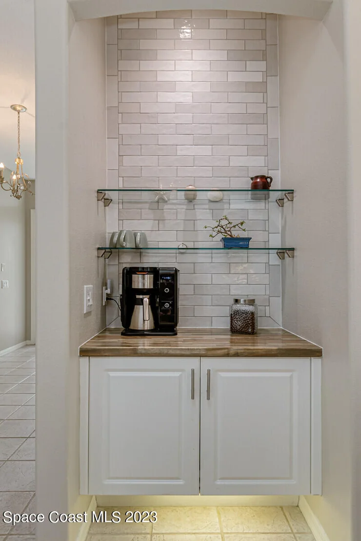 Photo of 859 Villa Drive