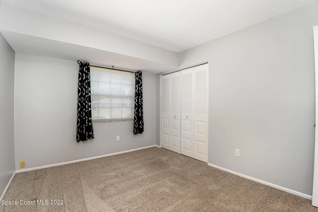 Photo of 1081 Mariposa Drive NE