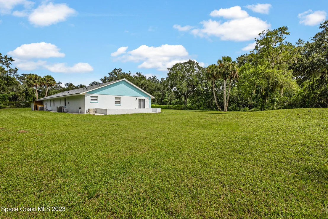 Photo of 472 Gray Road