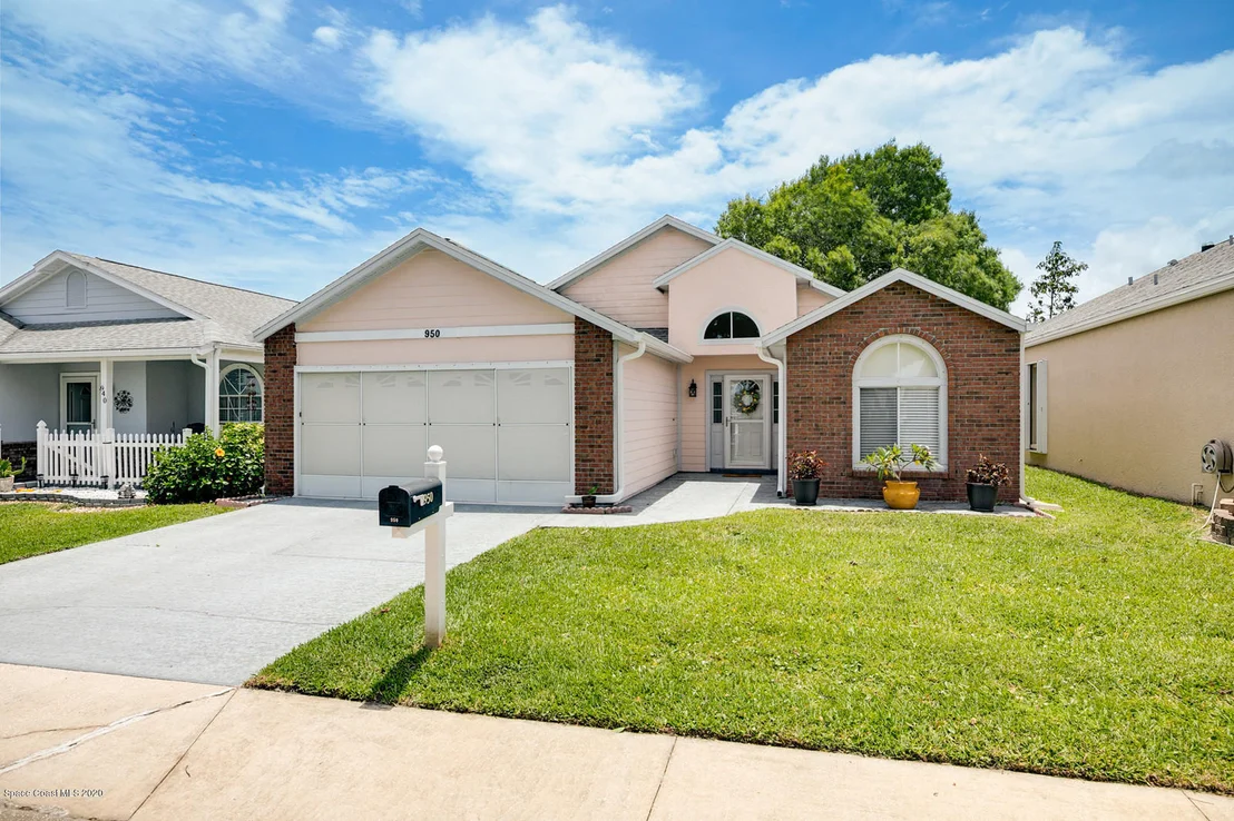 Photo of 950 Cross Lake Drive