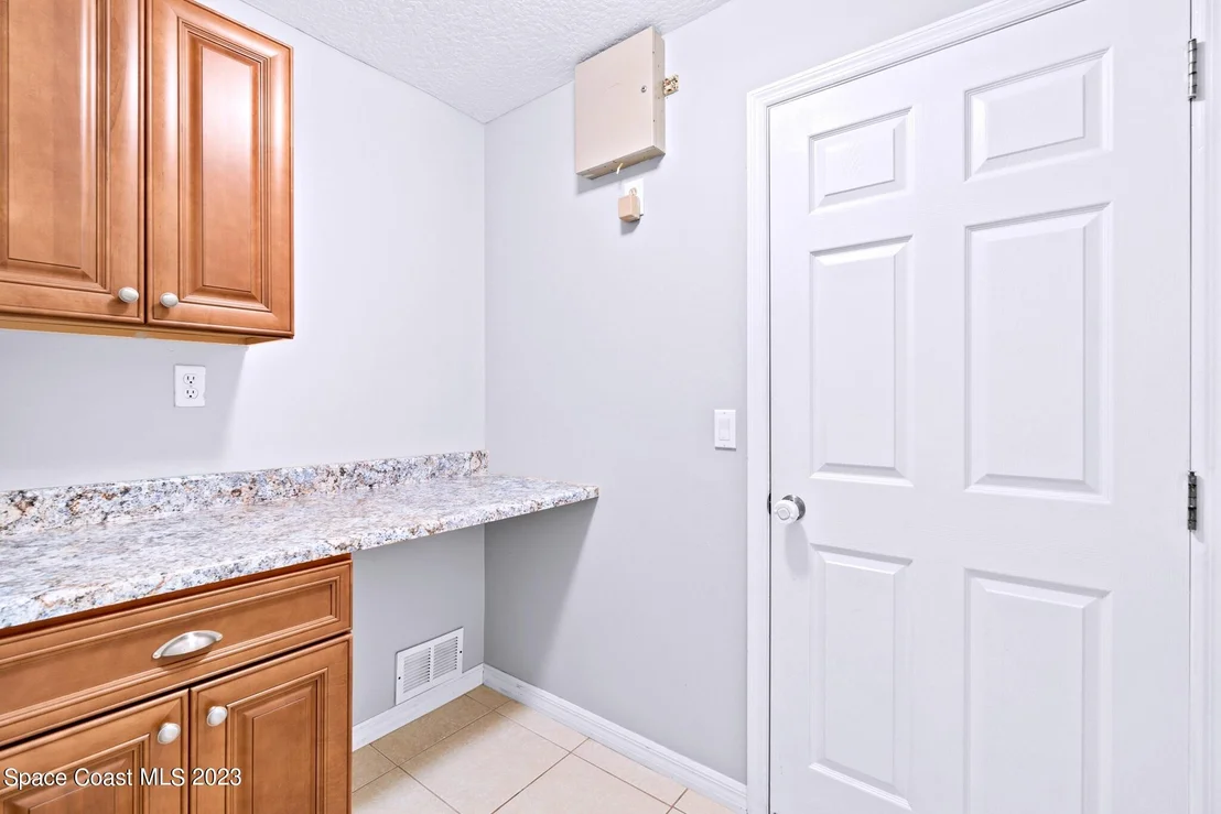 Photo of 921 Osprey Lane