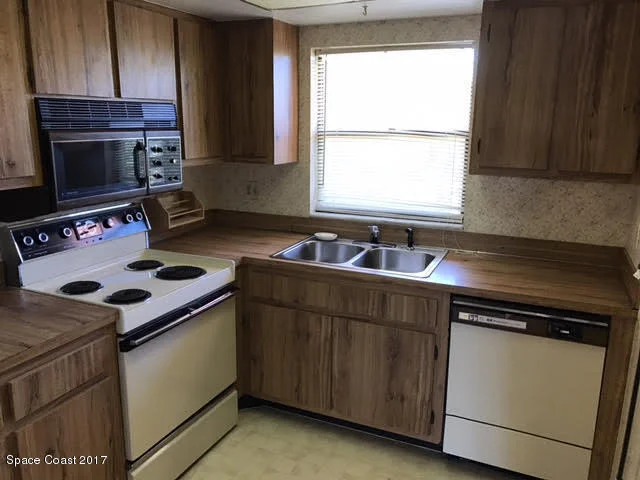 Photo of Unit 821 at 2748 Golf Lake Circle