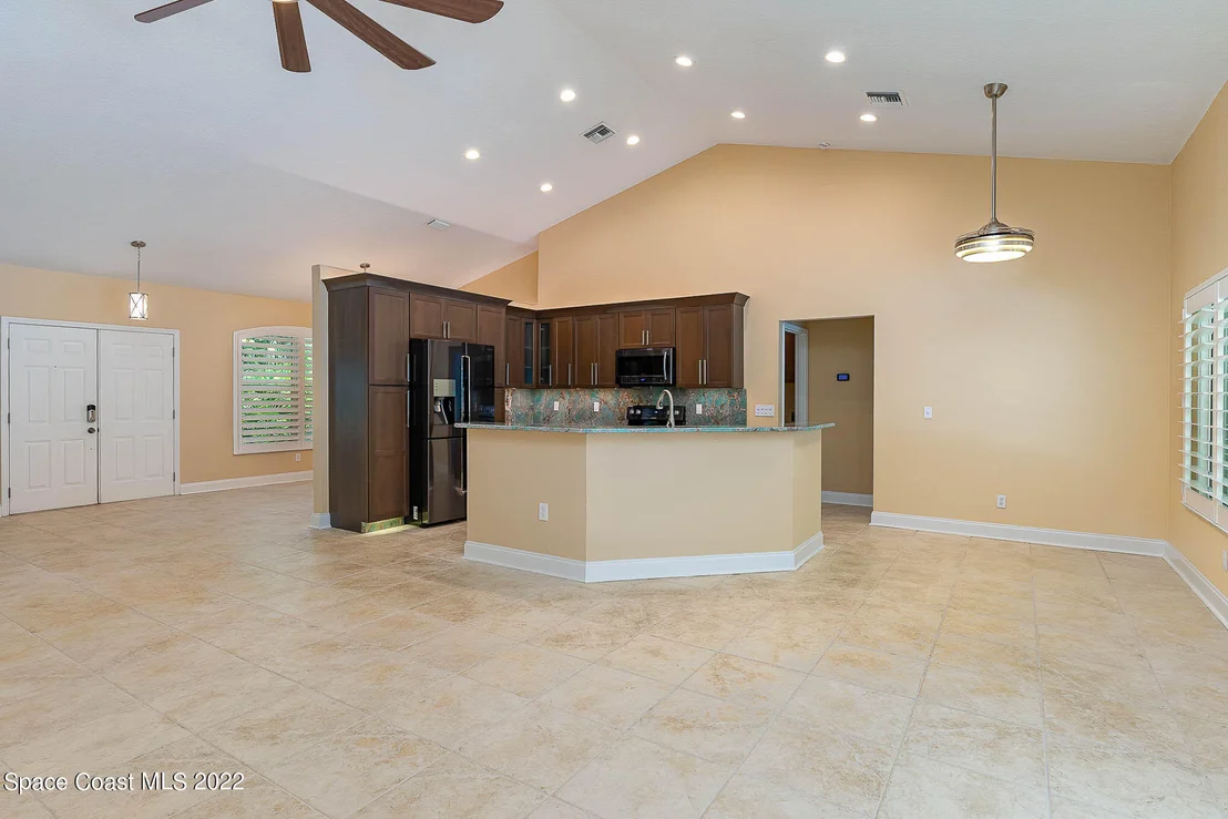 Photo of 6573 Sheridan Road