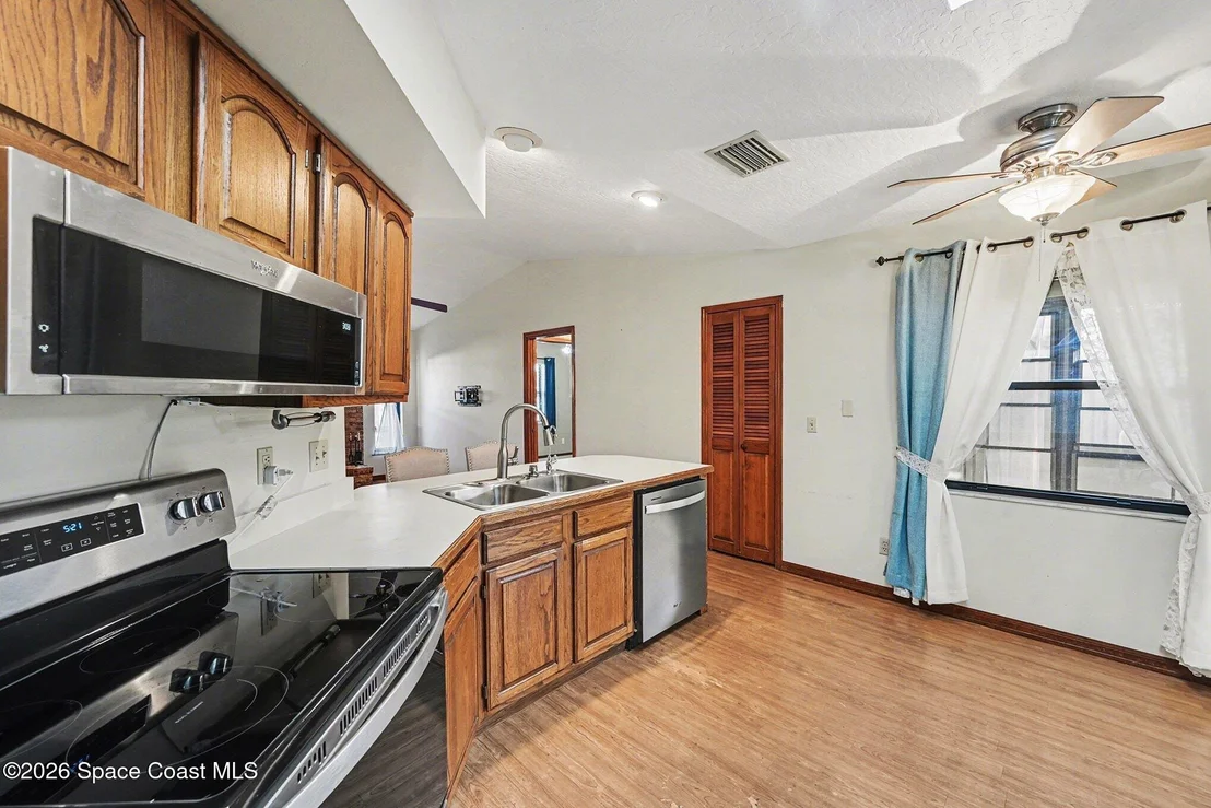 Photo of 2001 Thistle Drive