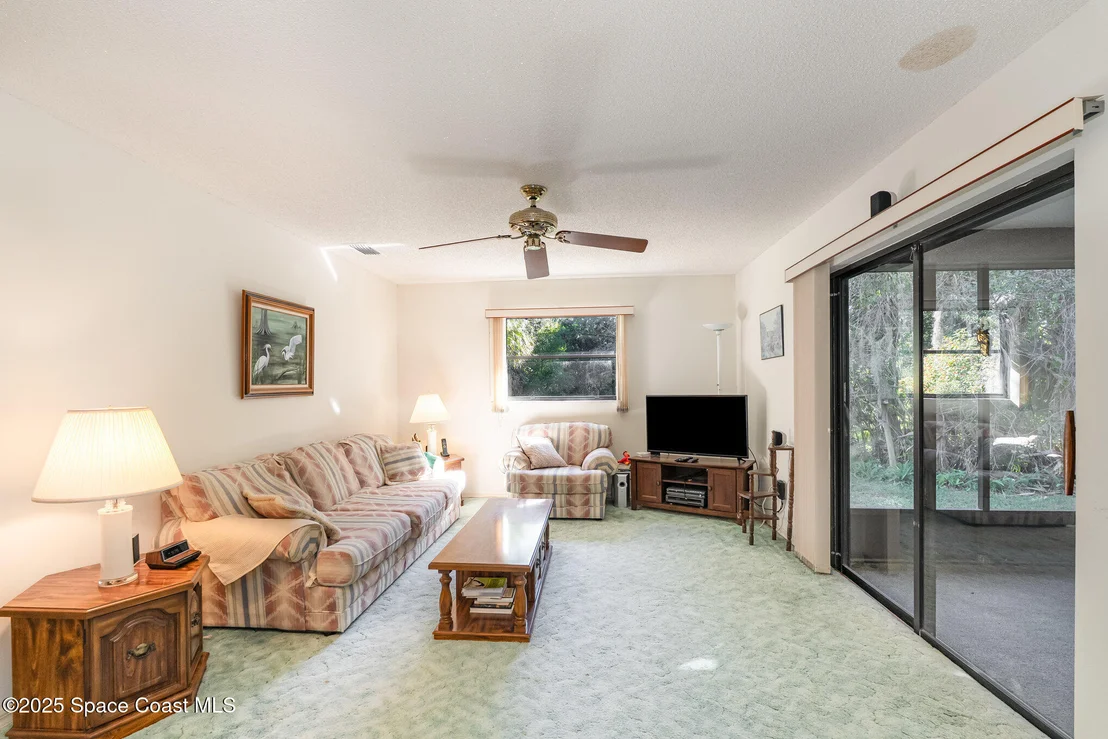 Photo of 1812 Live Oak Drive N