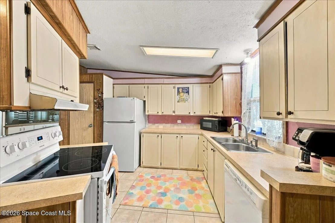 Photo of 5351 Bannock Street