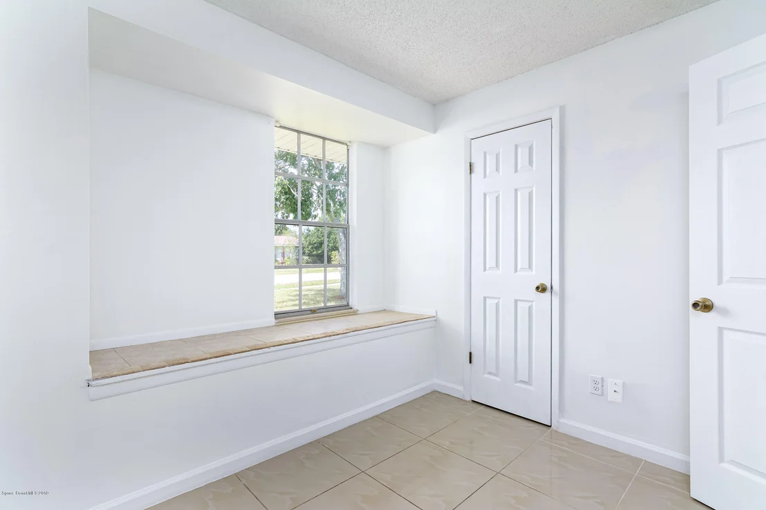 Photo of 1111 Cotton Road NE