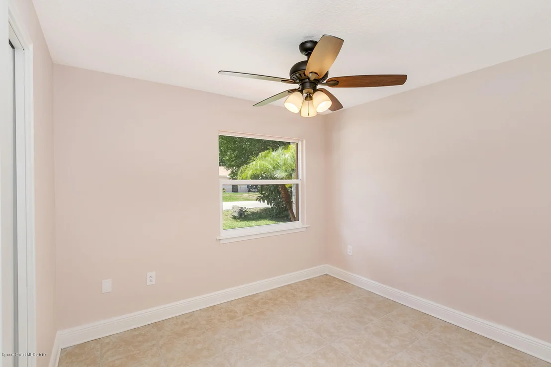 Photo of 1044 Bernice Road