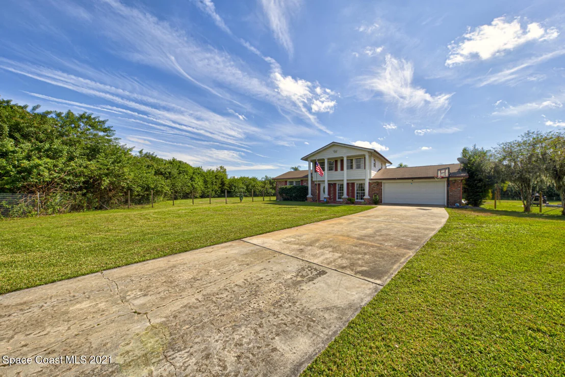 Photo of 200 Saldon Lane