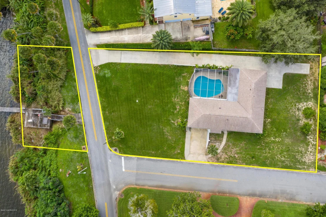 Photo of 3049 N Indian River Drive