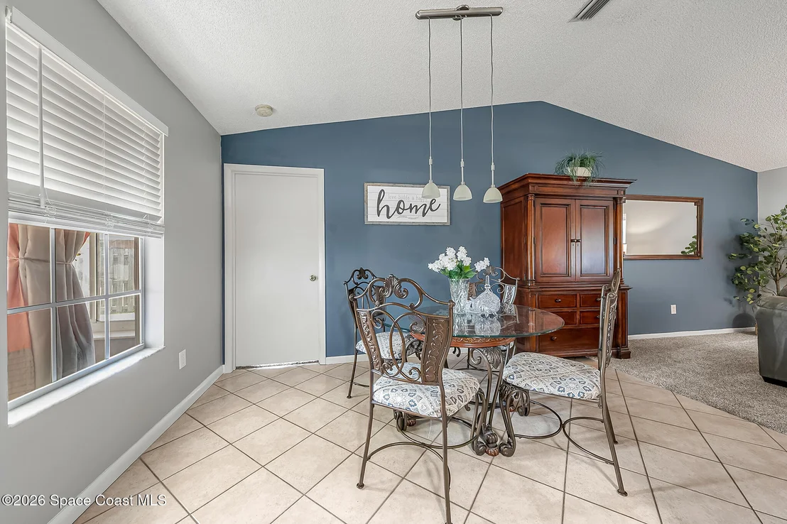 Photo of 606 Seven Gables Circle SE