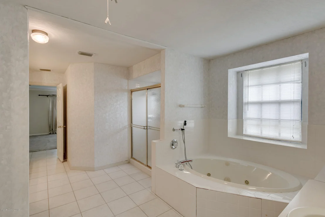 Photo of 927 Whisperpine Drive