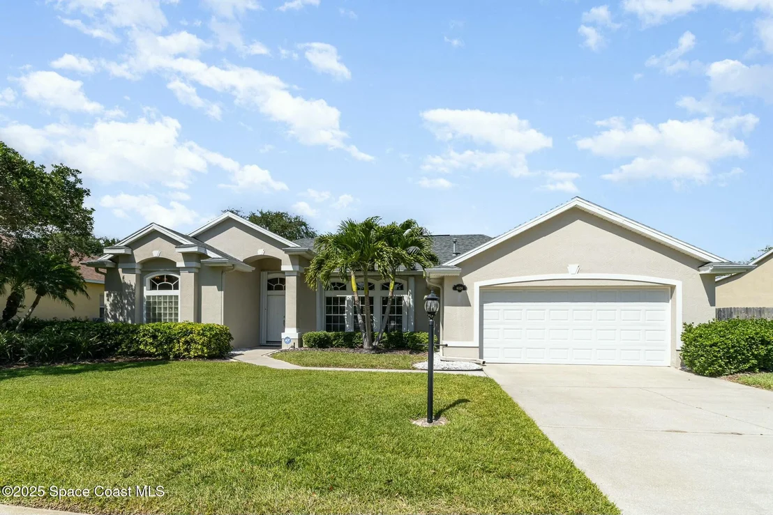 Photo of 6024 Newbury Circle