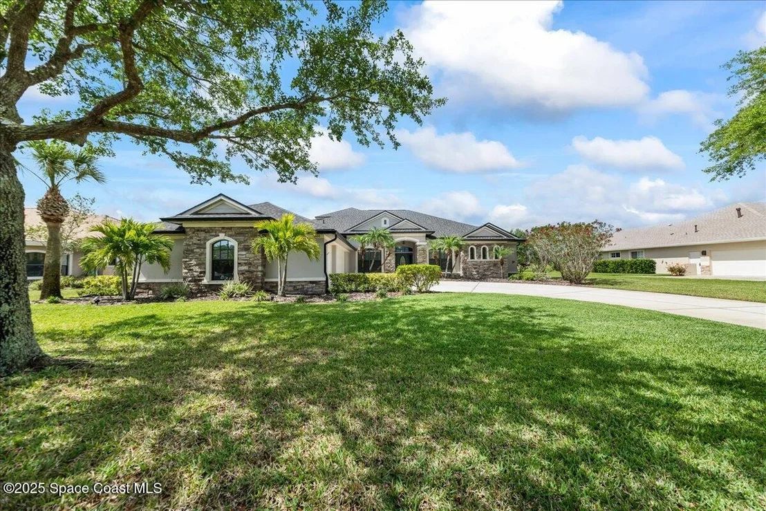 Photo of 2100 Windbrook Drive SE