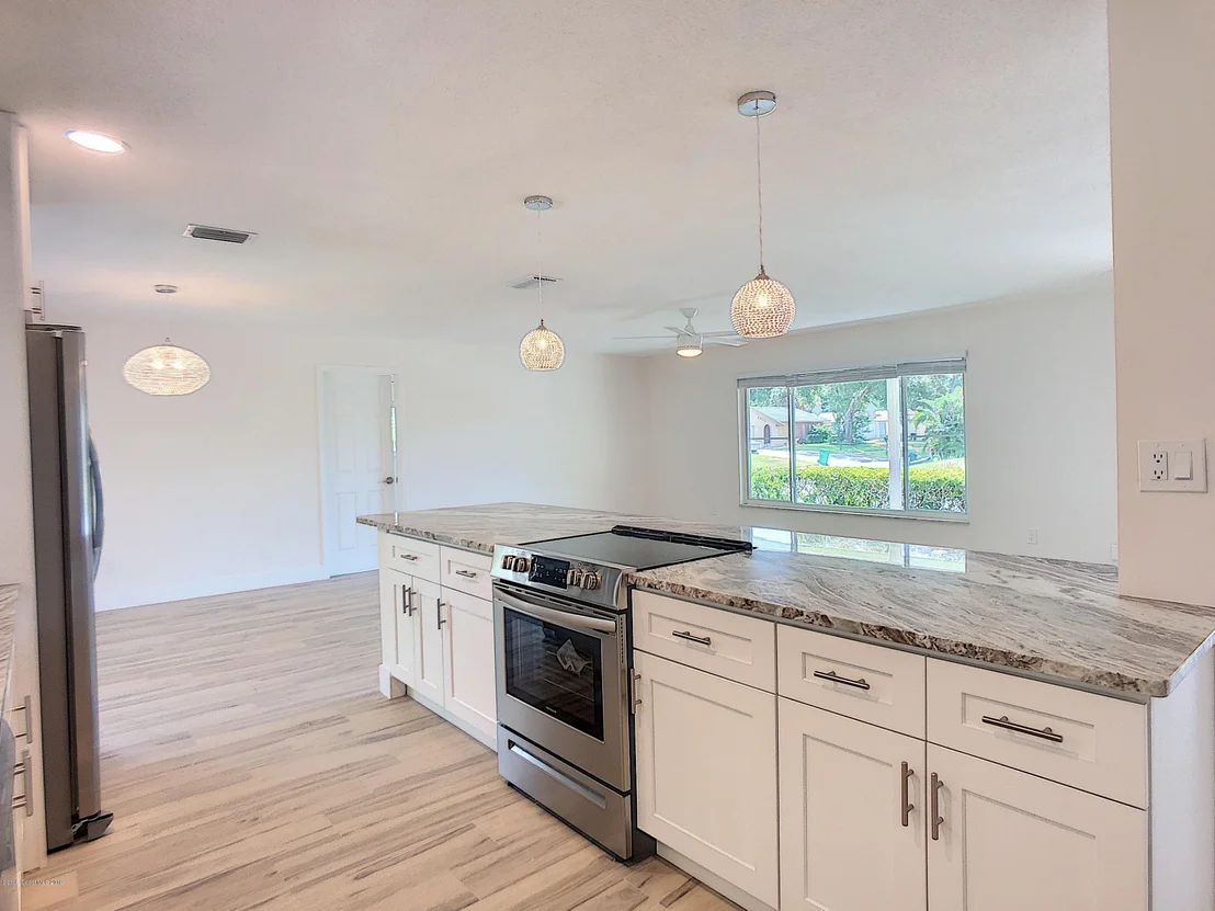 Photo of 304 N Roundtree Drive