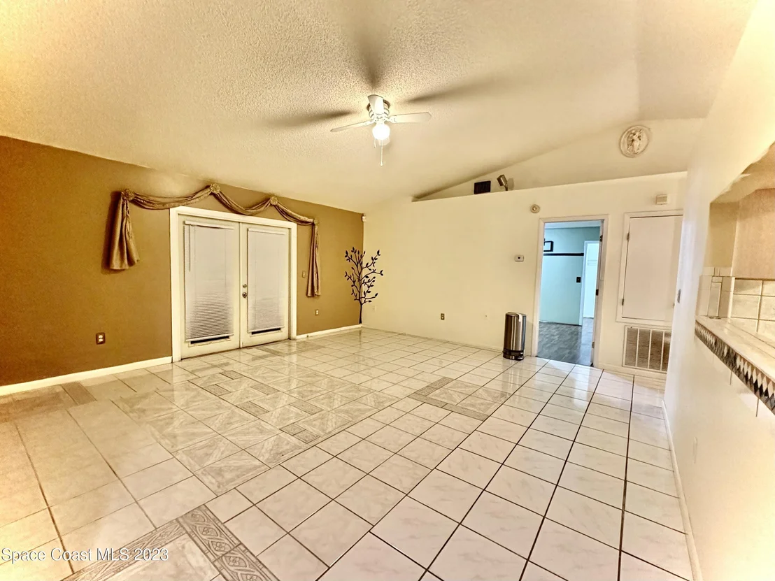 Photo of 4315 Curtis Boulevard