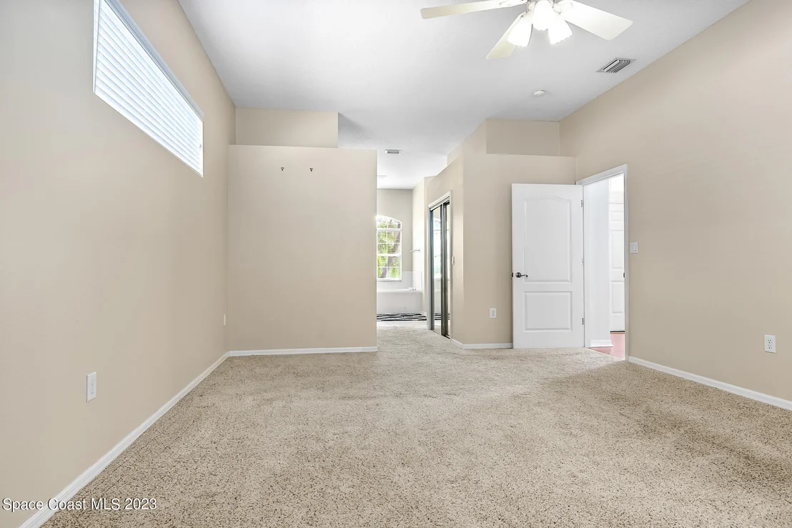 Photo of 6037 Arlington Circle