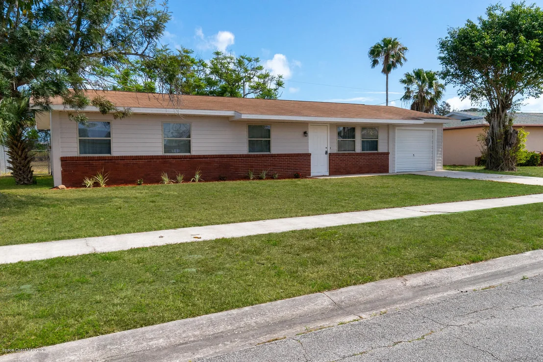 Photo of 921 Burn Drive NE