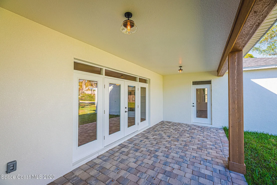 Photo of 431 Crescent Drive