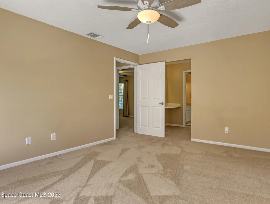 Photo of 220 Applewood Circle
