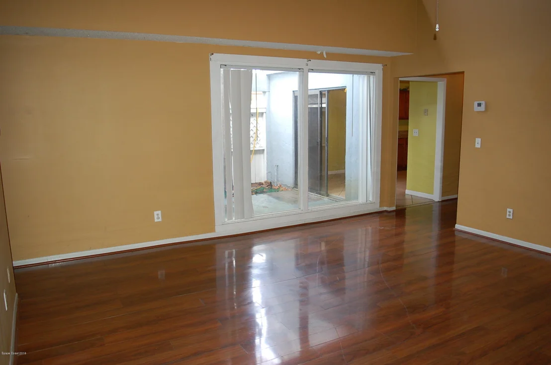 Photo of 260 Bayhead Drive