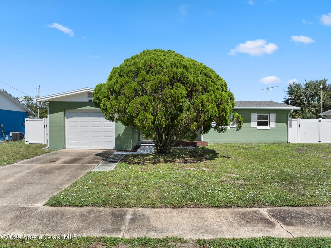 Photo of 350 Maple Place