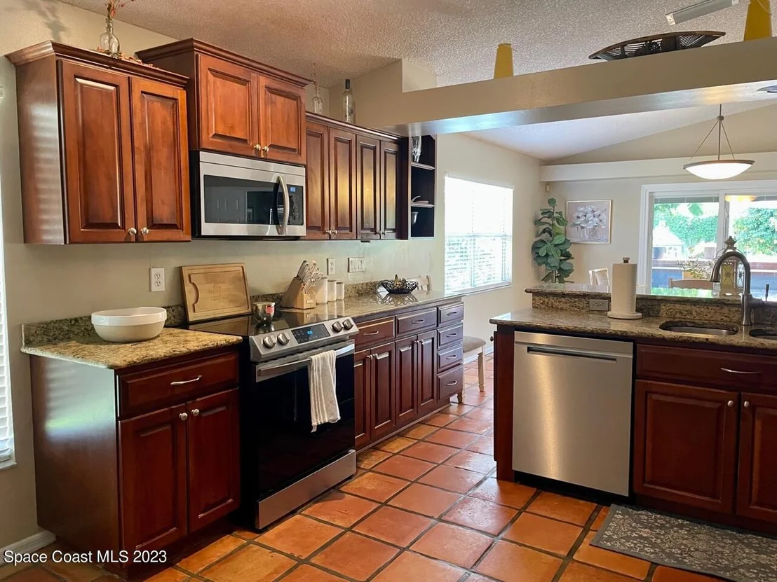 Photo of 8001 Bracken Lane
