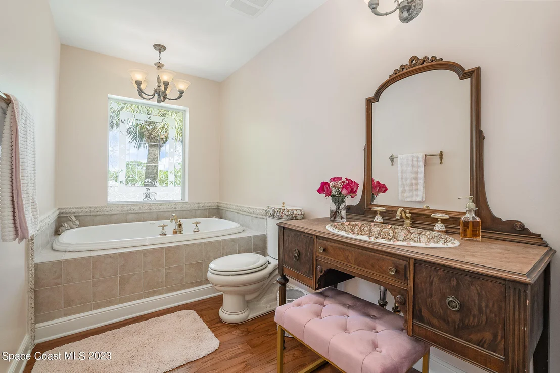 Photo of 320 2nd Avenue