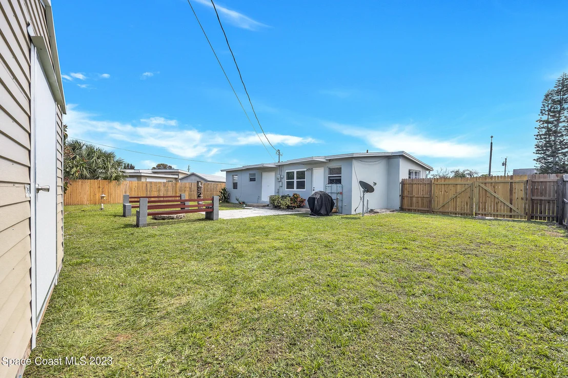 Photo of 2981 Kosuth Road NE