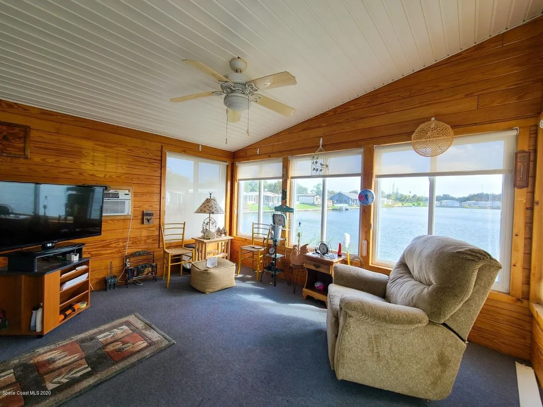 Photo of 137 Rosewood Drive